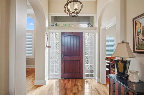 Entry Way - 2441 E Tuolumne Rd, Turlock, CA 95382 photo 1 of 2