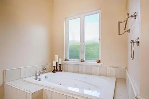 Bath - 2441 E Tuolumne Rd, Turlock, CA 95382 photo 2 of 6