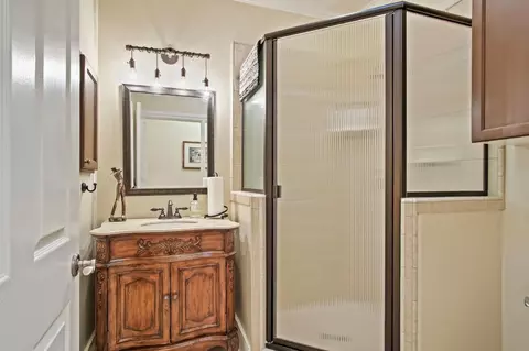 Bath - 2441 E Tuolumne Rd, Turlock, CA 95382 photo 4 of 6