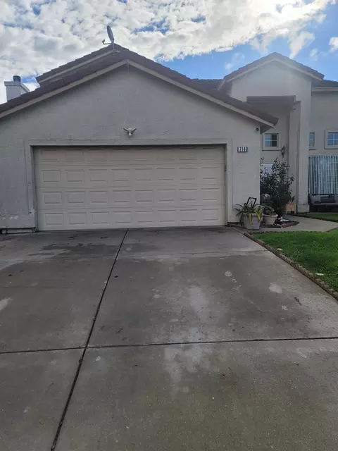7140 Rotella Dr, Sacramento, CA 95824