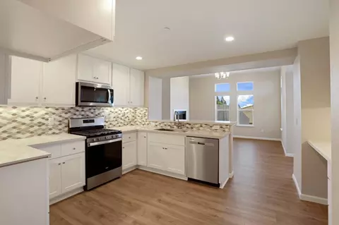 Kitchen - 1811 Goldstone Ave, Jackson, CA 95642 photo 2 of 2