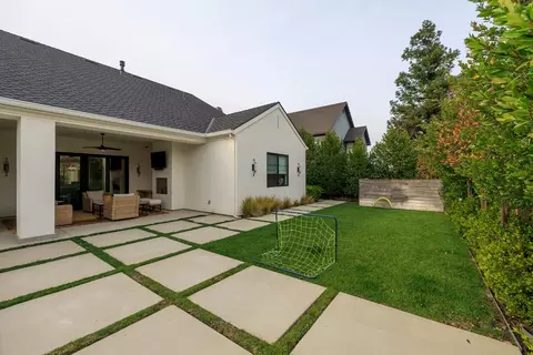 Exterior - 2524 Augusta Pl, Turlock, CA 95382 photo 5 of 8