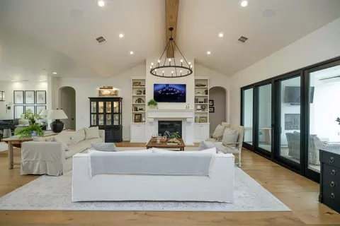 Living - 2524 Augusta Pl, Turlock, CA 95382 photo 3 of 6