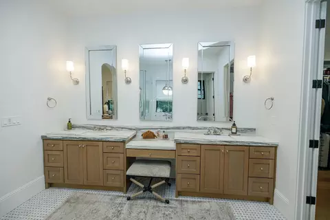 Bath - 2524 Augusta Pl, Turlock, CA 95382 photo 4 of 8