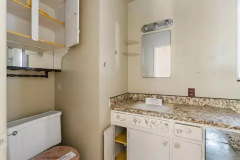 Bath - 1800 Cindy Ave, Modesto, CA 95350 photo 1 of 3