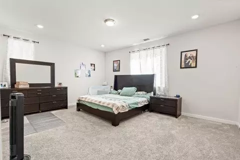 Bedroom - 912 NE Loon St, Lathrop, CA 95330 photo 3 of 5