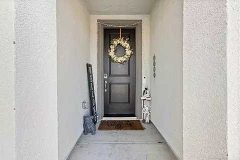 Entry Way - 912 NE Loon St, Lathrop, CA 95330 photo 4 of 4