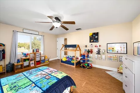 Bedroom - 4371 Luneman Rd, Placerville, CA 95667 photo 2 of 4