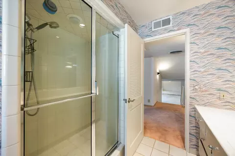 Bath - 1786 Le Bec Ct, Lodi, CA 95240 photo 5 of 6