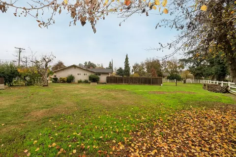 9000 Georgia Ln, Modesto, CA 95357 photo 4