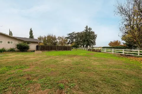 9000 Georgia Ln, Modesto, CA 95357 photo 3