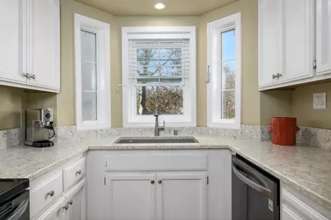 Kitchen - 672 Allen Ct, Placerville, CA 95667 photo 2 of 2