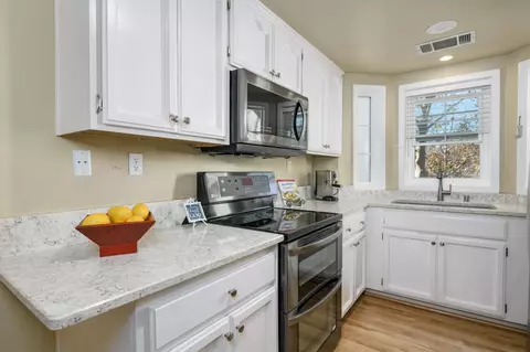 Kitchen - 672 Allen Ct, Placerville, CA 95667 photo 1 of 2