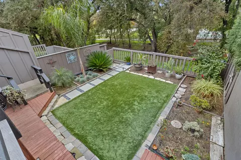 Exterior - 1921 Edgebrook Dr #B, Modesto, CA 95354 photo 5 of 6