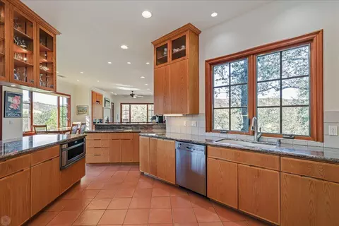 Kitchen - 20 Mosswood Ct, Copperopolis, CA 95228 photo 7 of 8