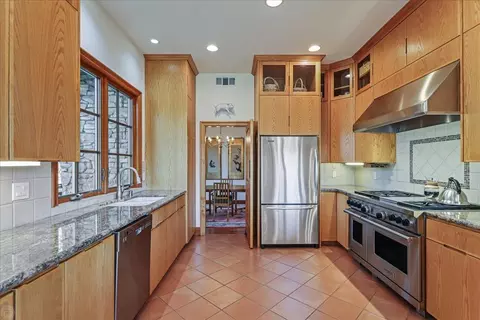 Kitchen - 20 Mosswood Ct, Copperopolis, CA 95228 photo 5 of 8