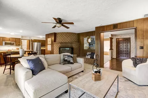 Living - 2964 Marco Way, Carmichael, CA 95608 photo 5 of 8