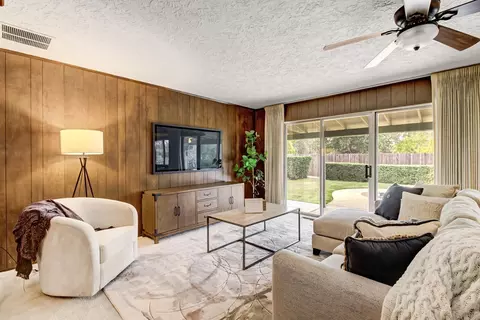 Living - 2964 Marco Way, Carmichael, CA 95608 photo 3 of 8