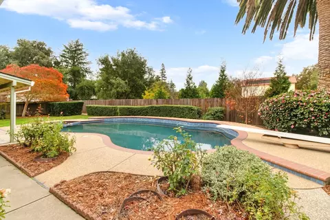 Exterior - 2964 Marco Way, Carmichael, CA 95608 photo 6 of 7