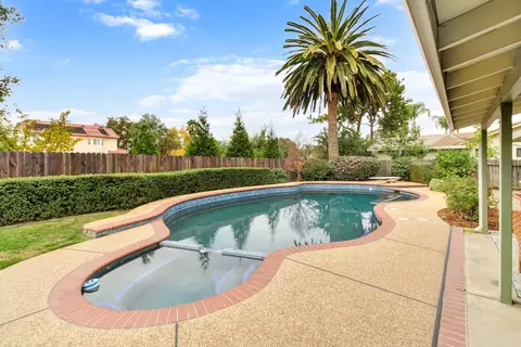 Exterior - 2964 Marco Way, Carmichael, CA 95608 photo 4 of 7