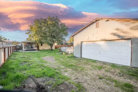 Exterior - 15842 5th St, Lathrop, CA 95330 photo 5 of 7