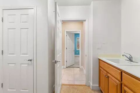 Entry Way - 1514 Azalea Dr, Patterson, CA 95363 photo 10 of 15