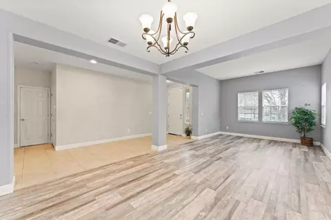 Living - 1514 Azalea Dr, Patterson, CA 95363 photo 3 of 10