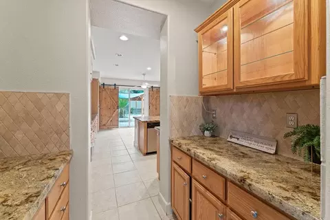Entry Way - 1514 Azalea Dr, Patterson, CA 95363 photo 7 of 15