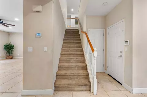 Entry Way - 1514 Azalea Dr, Patterson, CA 95363 photo 11 of 15