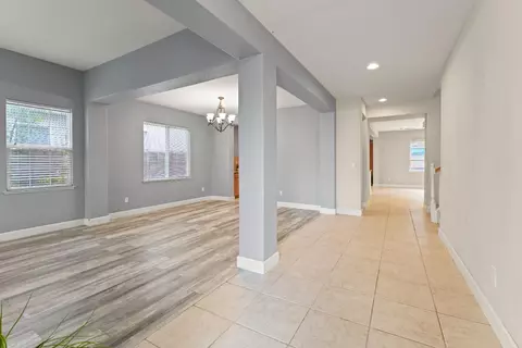 Entry Way - 1514 Azalea Dr, Patterson, CA 95363 photo 1 of 15