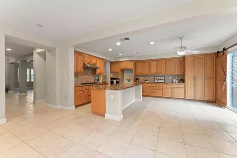 Entry Way - 1514 Azalea Dr, Patterson, CA 95363 photo 3 of 15