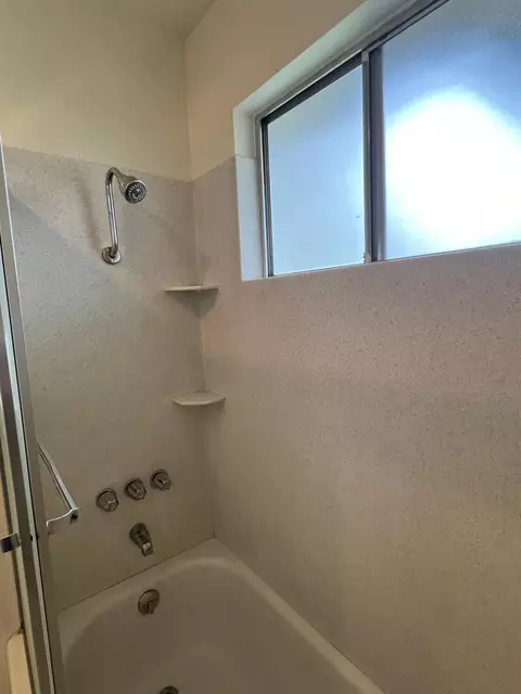 Bath - 12280 Keating Rd, Wilton, CA 95693 photo 5 of 6