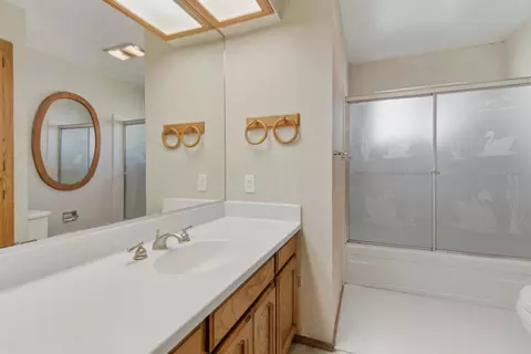 Bath - 12280 Keating Rd, Wilton, CA 95693 photo 1 of 6