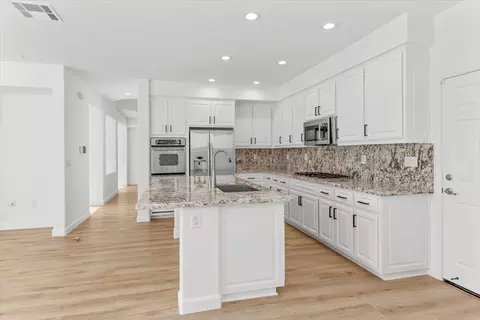 Kitchen - 398 Jason Ct, Tracy, CA 95377 photo 3 of 8
