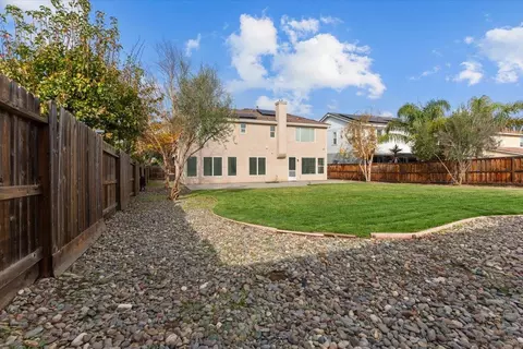 Exterior - 398 Jason Ct, Tracy, CA 95377 photo 7 of 9