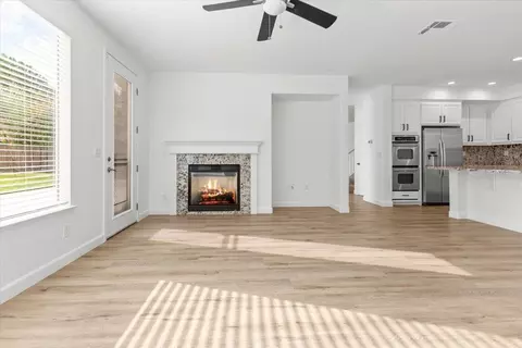 Living - 398 Jason Ct, Tracy, CA 95377 photo 12 of 13