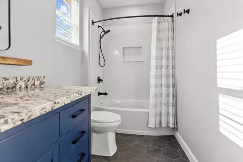 Bath - 398 Jason Ct, Tracy, CA 95377 photo 8 of 8