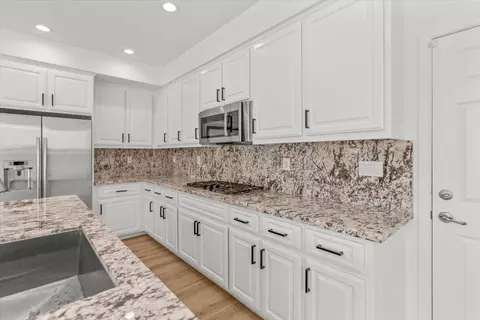 Kitchen - 398 Jason Ct, Tracy, CA 95377 photo 4 of 8