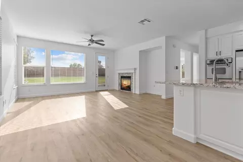 Living - 398 Jason Ct, Tracy, CA 95377 photo 9 of 13