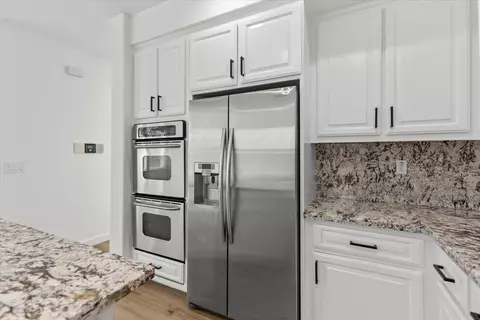 Kitchen - 398 Jason Ct, Tracy, CA 95377 photo 5 of 8