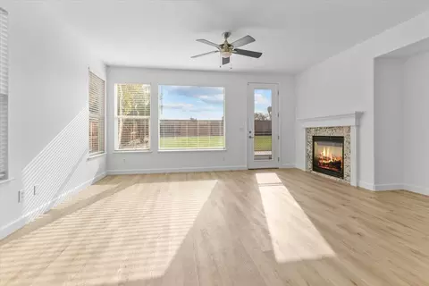Living - 398 Jason Ct, Tracy, CA 95377 photo 11 of 13