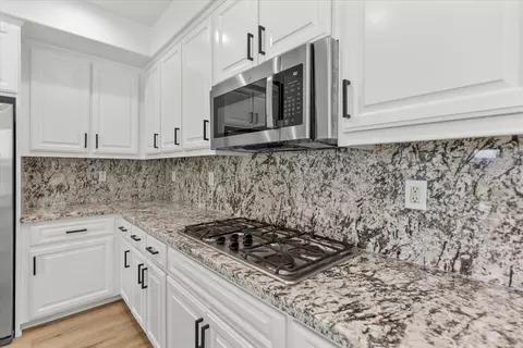 Kitchen - 398 Jason Ct, Tracy, CA 95377 photo 2 of 8