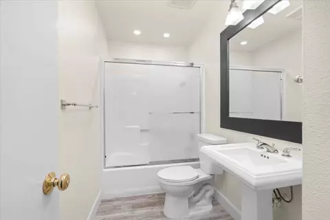 Bath - 3600 Thomas More Way, Modesto, CA 95356 photo 2 of 2