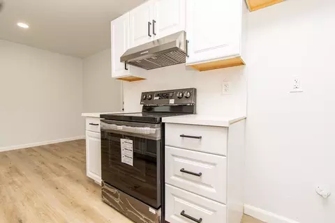 Kitchen - 2016 Scotch Pine Dr, Modesto, CA 95351 photo 3 of 4