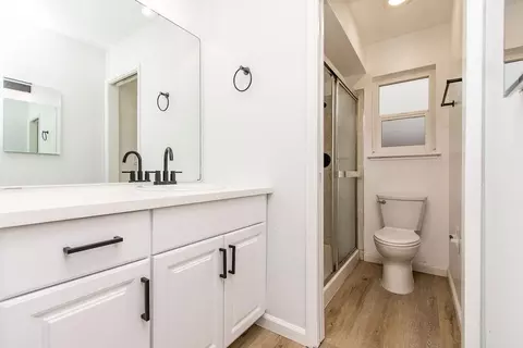Bath - 2016 Scotch Pine Dr, Modesto, CA 95351 photo 3 of 5