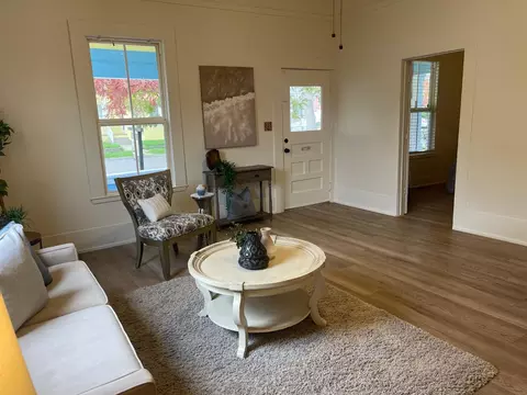 Living - 85 W 8th St, Tracy, CA 95376 photo 4 of 4