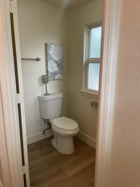 Bath - 85 W 8th St, Tracy, CA 95376 photo 1 of 3