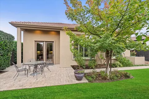 Exterior - 921 Hackberry Ave, Modesto, CA 95350 photo 8 of 8