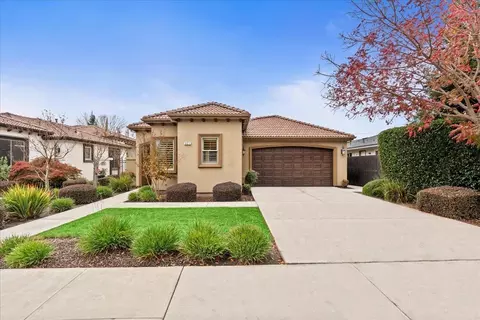 921 Hackberry Ave, Modesto, CA 95350 photo 1