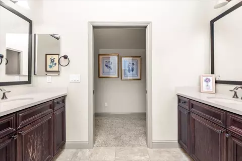 Entry Way - 921 Hackberry Ave, Modesto, CA 95350 photo 4 of 7